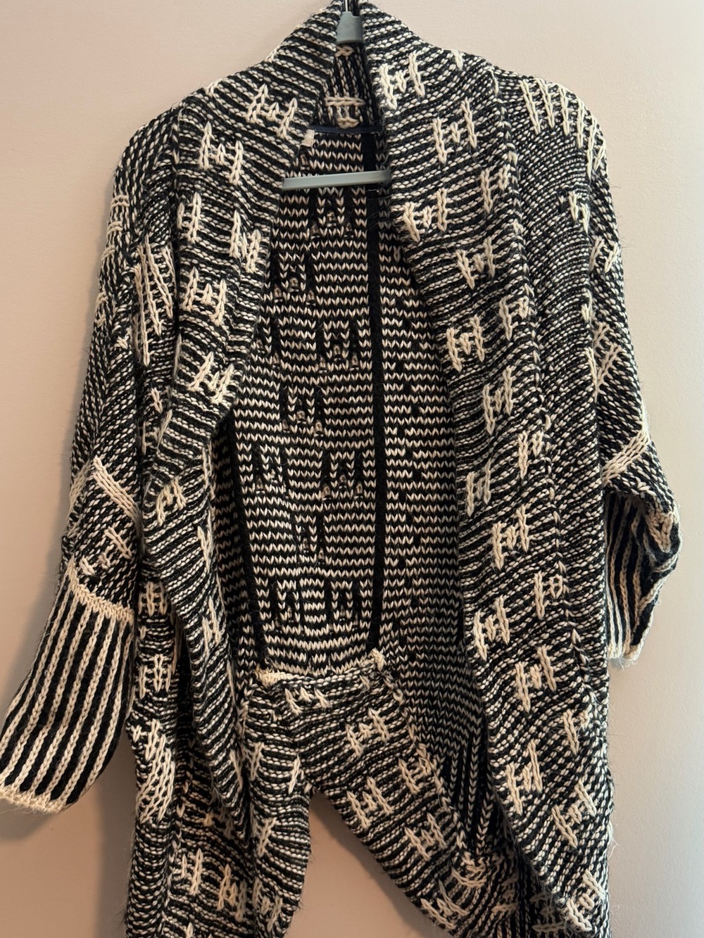Taylor & Sage Black and Cream Knit Cardigan